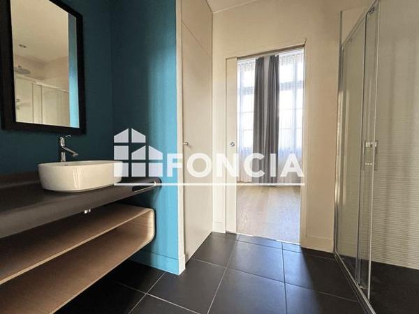 Location Appartement 2 pièces 41.1 m² - 70 BIS AVENUE JEAN GUITON La Rochelle 17000