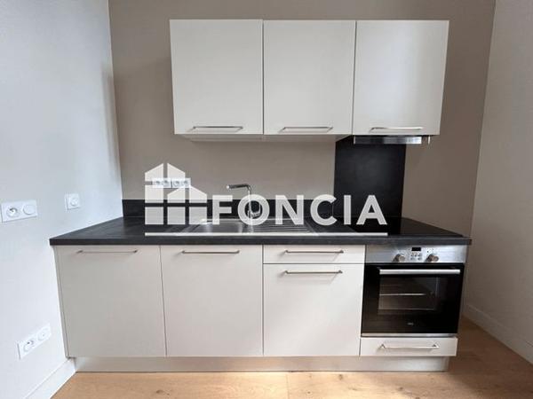 Location Appartement 2 pièces 41.1 m² - 70 BIS AVENUE JEAN GUITON La Rochelle 17000