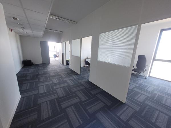 A LOUER - 134,19 m2 Bureaux Saint Sébastien Sur Loire