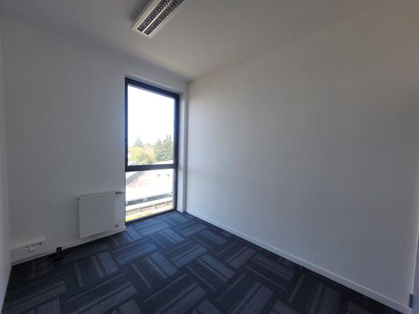 A LOUER - 134,19 m2 Bureaux Saint Sébastien Sur Loire