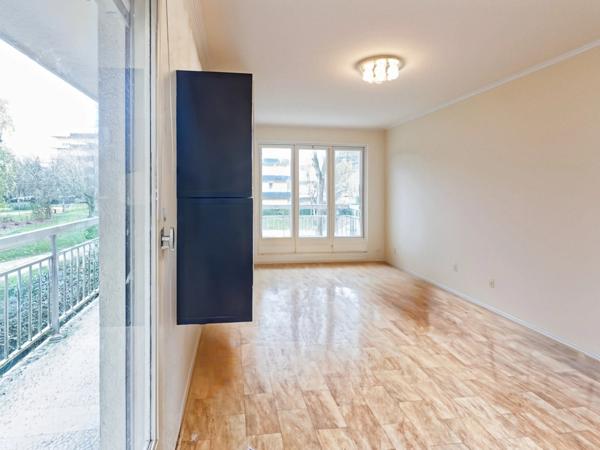 Angers – Quartier Roseraie Appartement T3 traversant avec large balcon d’angle, cave et parking er de la Roseraie découvrez cet appartement T3 qui of