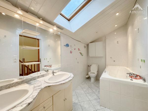 Saint-Genis-Pouilly (01630) Appartement Duplex 4 Pièces 122 m2