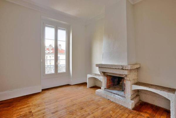 Appartement 4 pièces                                        - 38000 Grenoble Réf : 5579