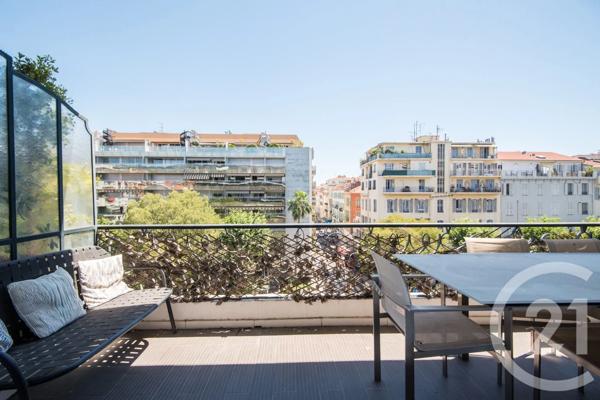Appartement F3 à vendre  3 pièces - 68,01 m 2   NICE  - 06