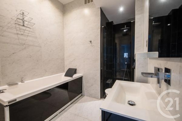 Appartement F3 à vendre  3 pièces - 68,01 m 2   NICE  - 06