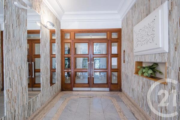 Appartement F3 à vendre  3 pièces - 68,01 m 2   NICE  - 06