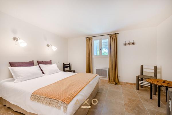 EXCLUSIVITE - MOUSTIERS SAINTE MARIE - GITES DE CHARME - CORPS DE FERME DU XIX EME - 560 M2 - 3 BATIS - TERRAIN 6640 M2 - VUE - 1395000