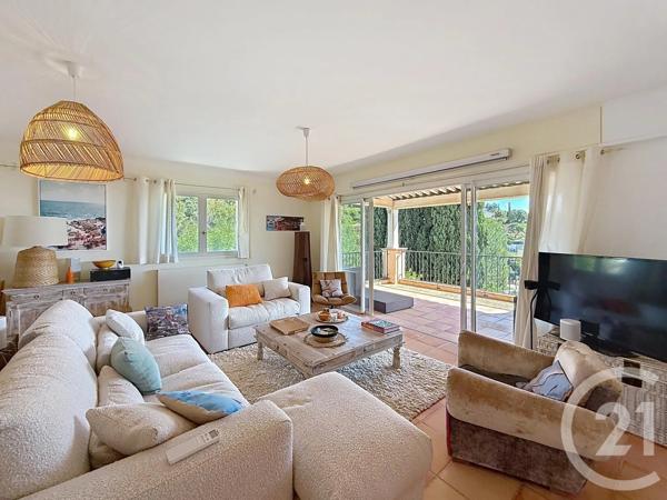 Maison à vendre  8 pièces - 240 m 2   CAVALAIRE SUR MER  - 83