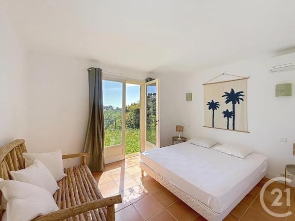Maison à vendre  8 pièces - 240 m 2   CAVALAIRE SUR MER  - 83