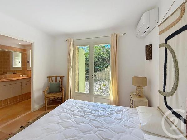 Maison à vendre  8 pièces - 240 m 2   CAVALAIRE SUR MER  - 83