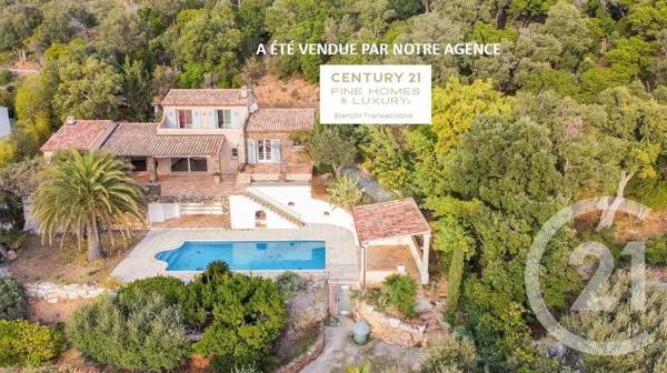 Maison à vendre  8 pièces - 240 m 2   CAVALAIRE SUR MER  - 83