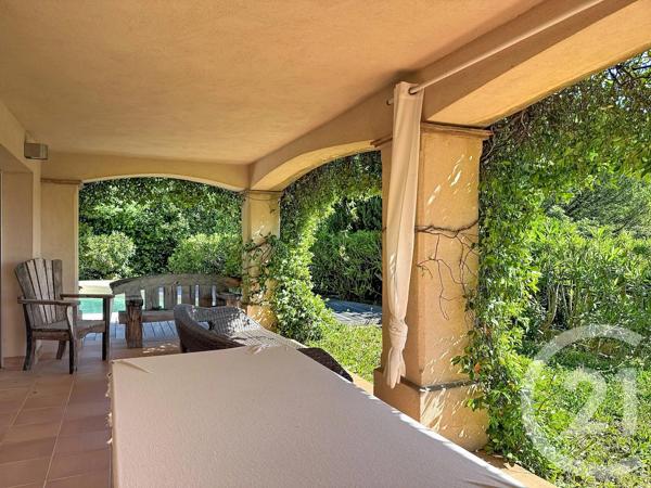 Maison à vendre  8 pièces - 240 m 2   CAVALAIRE SUR MER  - 83