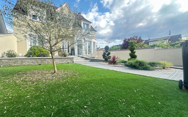Maison à vendre    5 pièces • 155 m2 Le Plessis-Trévise