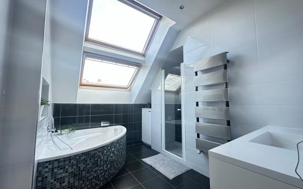 Maison à vendre    5 pièces • 155 m2 Le Plessis-Trévise