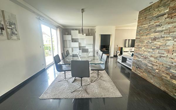 Maison à vendre    5 pièces • 155 m2 Le Plessis-Trévise