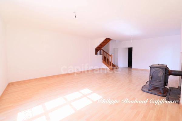 Ensemble Immobilier d'Exception : Commerce et Locatif au Cœur d'une Cité de Caractère (220 m²)