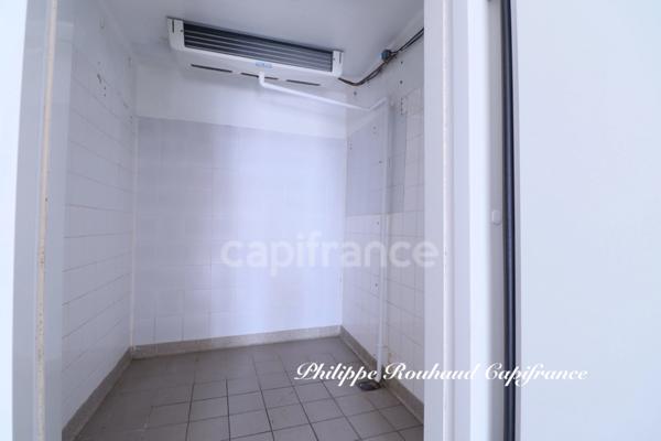 Ensemble Immobilier d'Exception : Commerce et Locatif au Cœur d'une Cité de Caractère (220 m²)