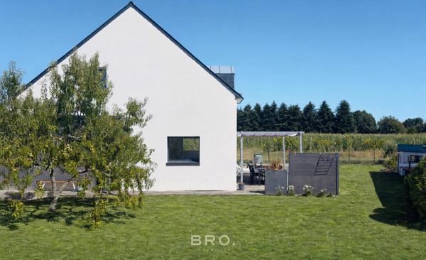 PLUNERET - MAISON FAMILIALE - 150M2, 4 CHAMBRES, VUES SUR LES CHAMPS