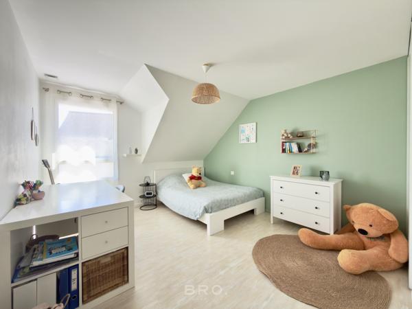 PLUNERET - MAISON FAMILIALE - 150M2, 4 CHAMBRES, VUES SUR LES CHAMPS