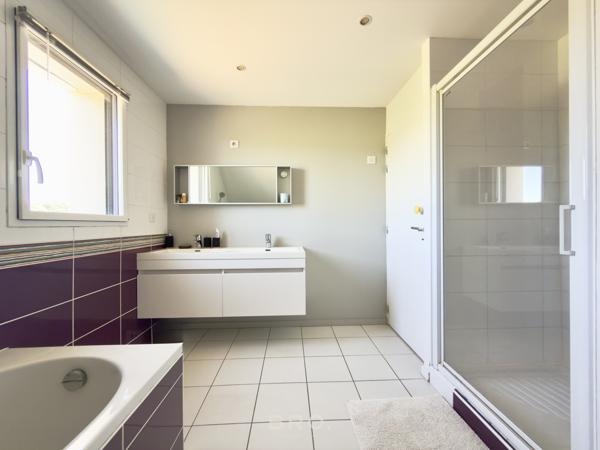 PLUNERET - MAISON FAMILIALE - 150M2, 4 CHAMBRES, VUES SUR LES CHAMPS