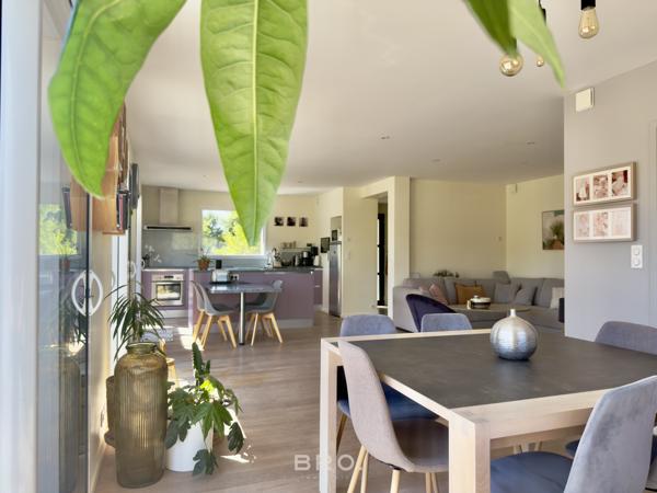 PLUNERET - MAISON FAMILIALE - 150M2, 4 CHAMBRES, VUES SUR LES CHAMPS