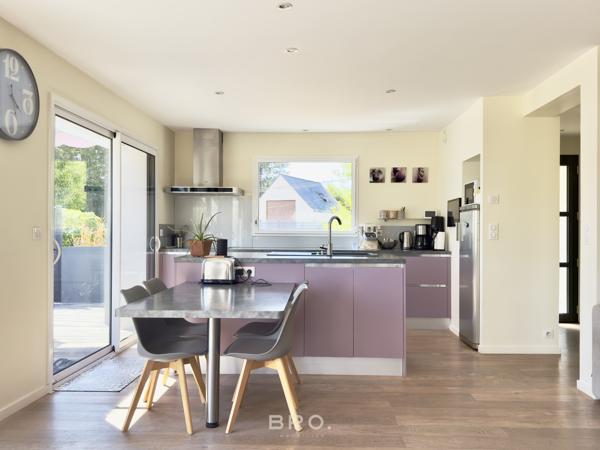 PLUNERET - MAISON FAMILIALE - 150M2, 4 CHAMBRES, VUES SUR LES CHAMPS