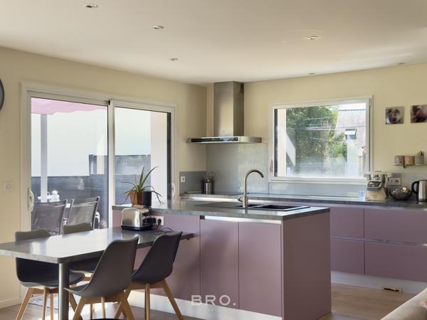 PLUNERET - MAISON FAMILIALE - 150M2, 4 CHAMBRES, VUES SUR LES CHAMPS
