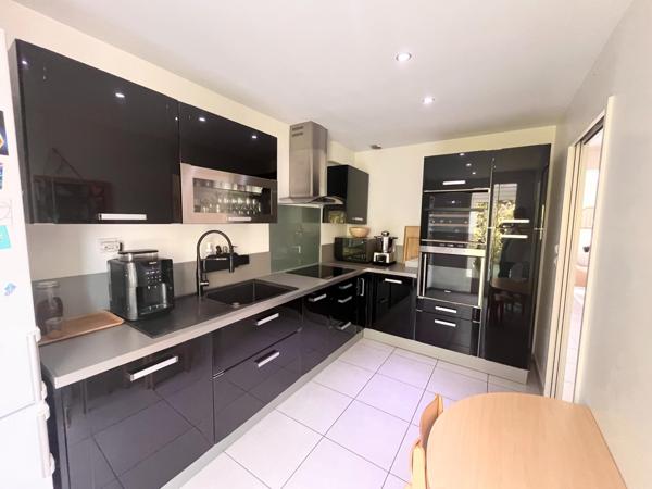 Maison à SAINT-NOM-LA-BRETECHE, 78860 - 6 pièces 120m²