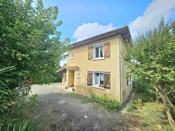 MAISON PROCHE TOUS COMMERCES A PIEDS