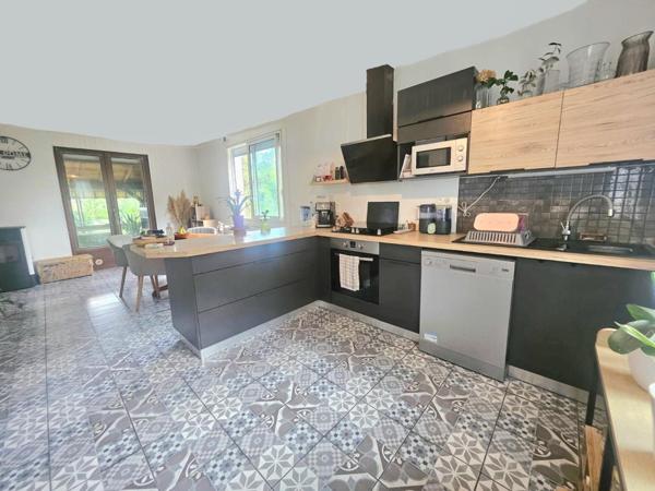 MAISON PROCHE TOUS COMMERCES A PIEDS