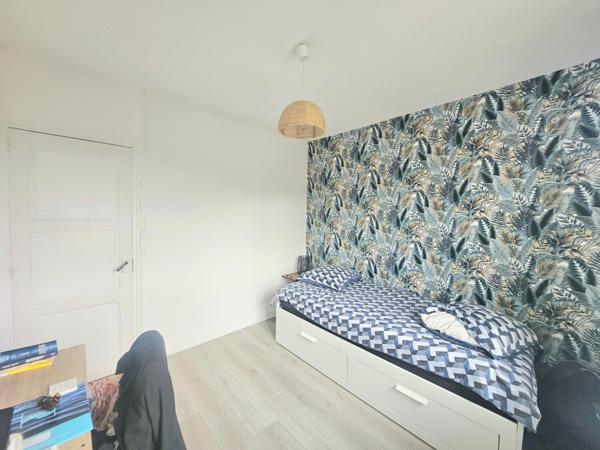 MAISON PROCHE TOUS COMMERCES A PIEDS