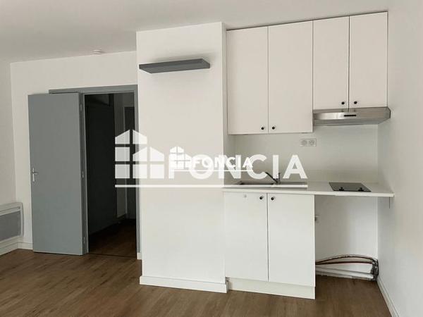 Location Studio 29.3 m² - 2 AVENUE MONSEIGNEUR CHAUVIN Jonzac 17500