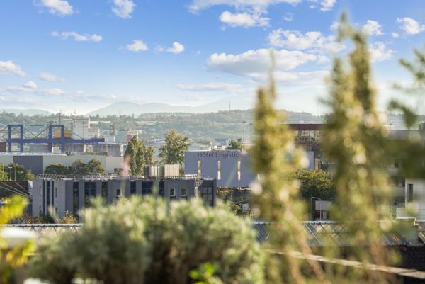 Appartement T4 en rooftop de 103m² avec terrasse, box à Lyon