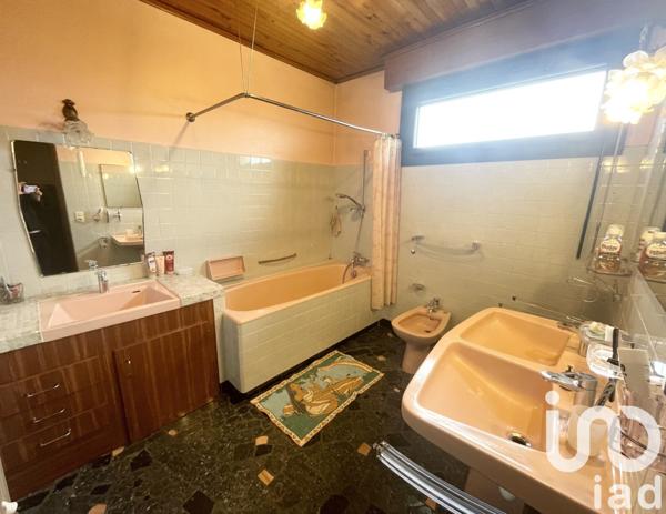 Maison 7 pièces de 202 m² à Lescar (64230)