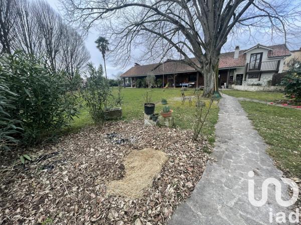 Maison 7 pièces de 202 m² à Lescar (64230)