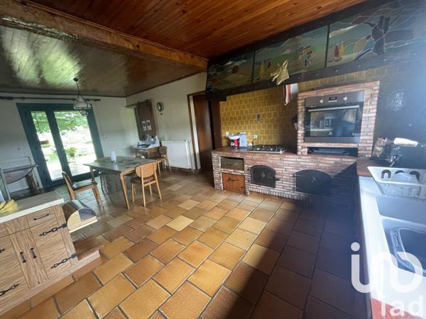 Maison 7 pièces de 202 m² à Lescar (64230)