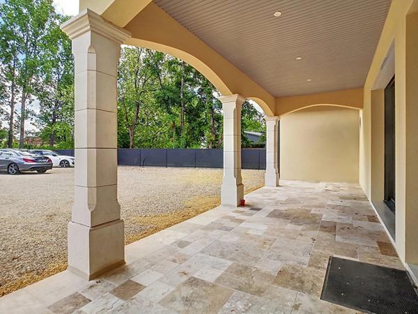 Maison de plain pied récente à vendre à Ussac - 3 chambres - 1 bureau - 2 salles de bains - garage - Terrain clos