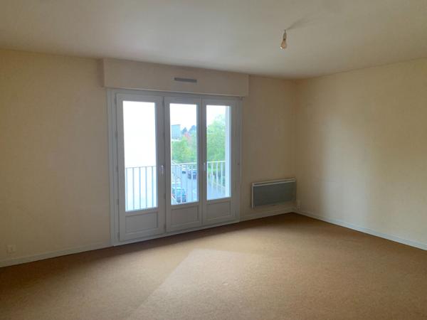 À vendre : Appartement 3 pièces à Bressuire de 72m² avec balcon