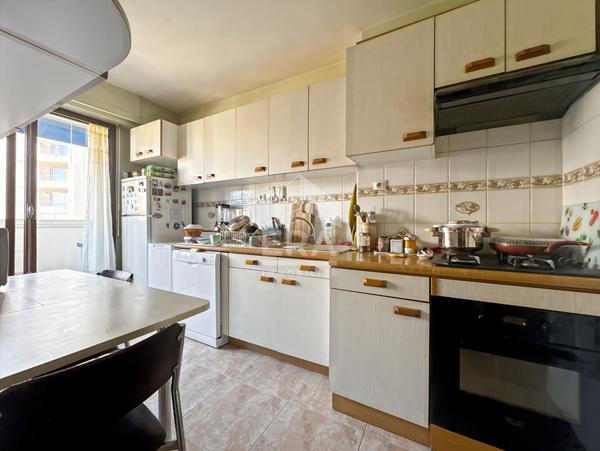À vendre, Appartement type 4, 82m2, Parking, Marseille 13004