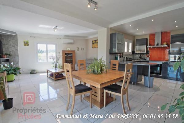 NOVES 13550: Appartement T5 avec véranda et Terrasse
