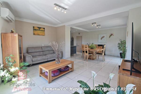 NOVES 13550: Appartement T5 avec véranda et Terrasse