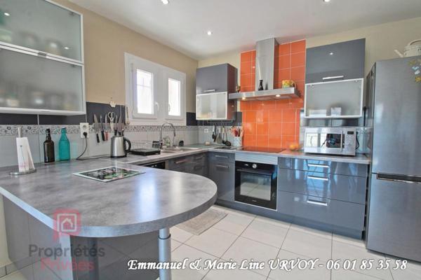 NOVES 13550: Appartement T5 avec véranda et Terrasse