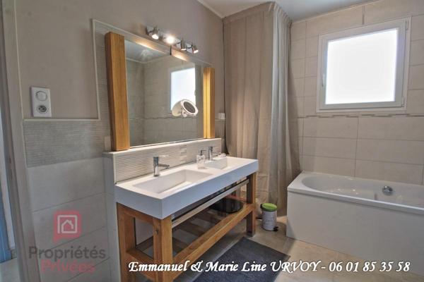NOVES 13550: Appartement T5 avec véranda et Terrasse