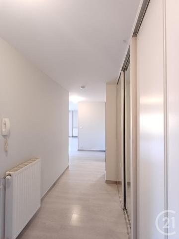 Appartement T3 à vendre  3 pièces - 82,92 m2 RODEZ - 12