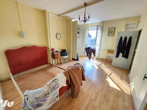 MAISON DE VILLE - A VENDRE - MONTOIRE/ LOIR ( 41800)