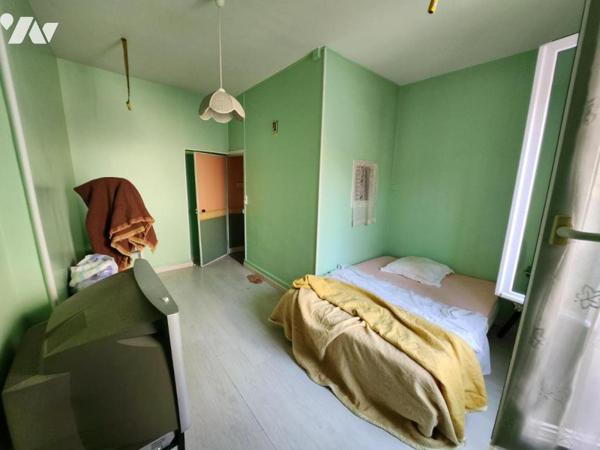 MAISON DE VILLE - A VENDRE - MONTOIRE/ LOIR ( 41800)