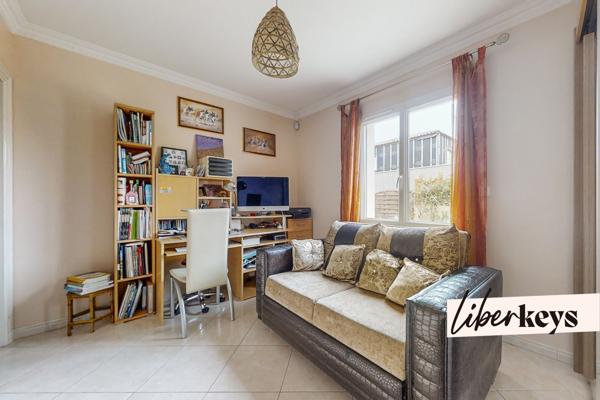 LE BOUSCAT I Elégante Villa de 200 m² offrant de magnifiques volumes I 7 pièces  I Spa et Jacuzzi inclus