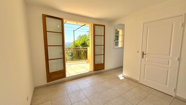 Grimaud - Appartement en duplex avec vue sur la plaine