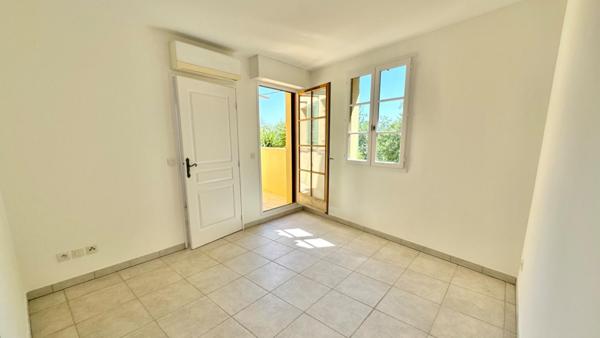Grimaud - Appartement en duplex avec vue sur la plaine