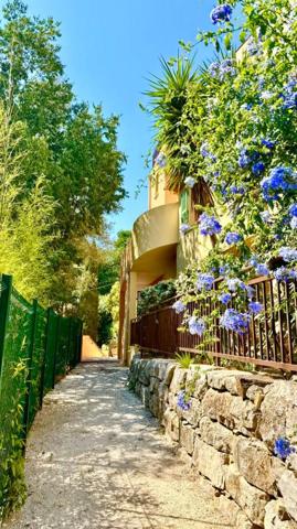 Grimaud - Appartement en duplex avec vue sur la plaine